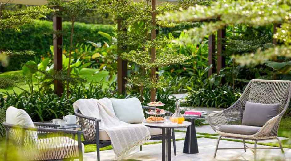 Oberoi-Garden-City-Amenities-Out-Door-Seating-Area